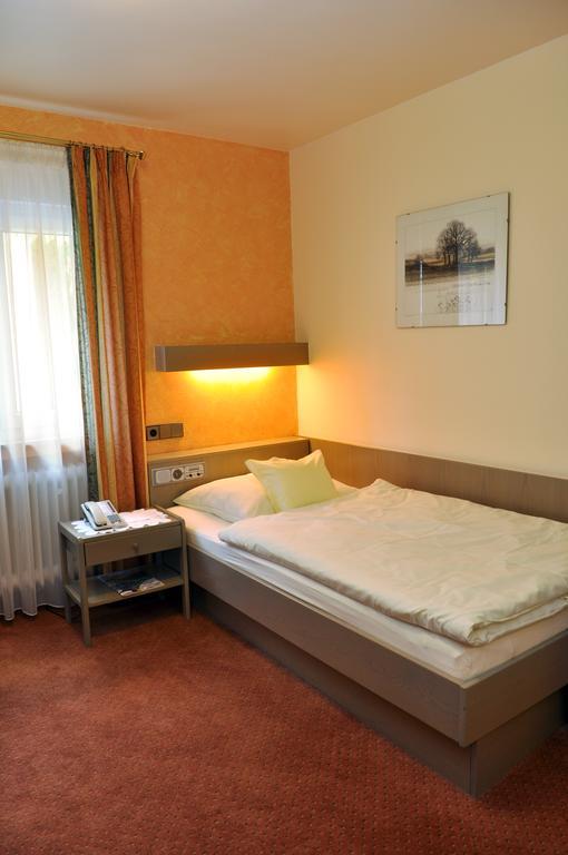 Hotel Hohenstaufen Göppingen Extérieur photo